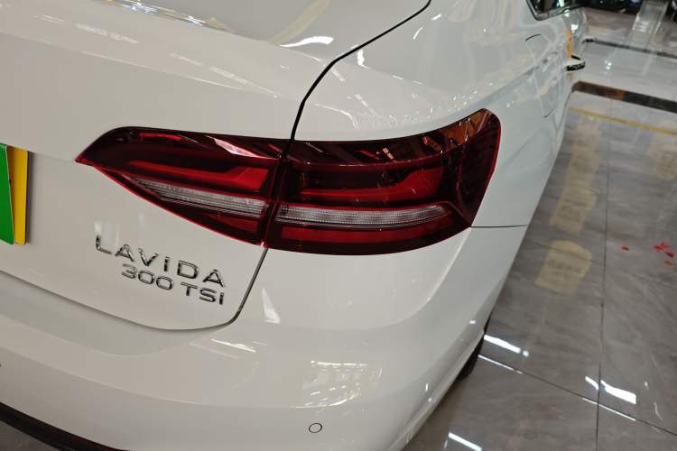 Used Volkswagen Lavida 2024 300TSI DSG Full-Comfort Edition