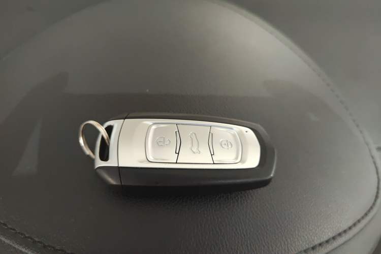 Used Geely Auto Emgrand X7 Sport 2018 1.8TD Automatic Two-Wheel Drive Smart Connect 4G Internet Edition