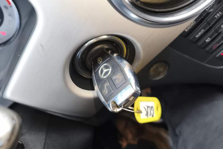 Used Mercedes-Benz GLK-Class 2013 GLK 300 4MATIC Dynamic Sunroof Model
