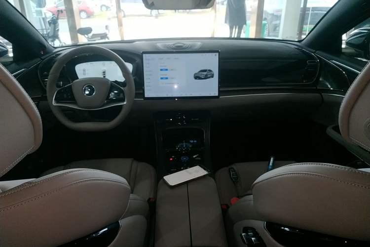 Used BYD Han 2025 DM-i Intelligent Driving Edition 125KM LiDAR Flagship Model