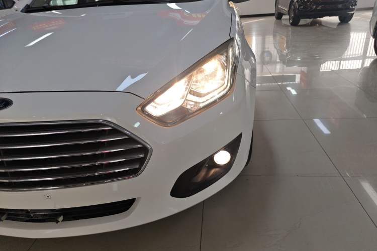 Used Ford Escort 2015 1.5L Automatic Comfort Model
