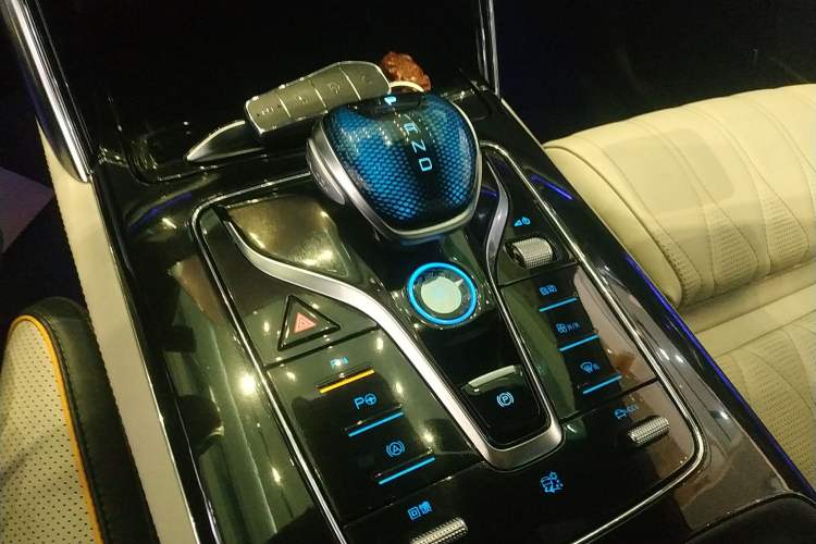 Used BYD Tang New Energy 2022 EV 635 km All-Wheel-Drive Flagship Model
