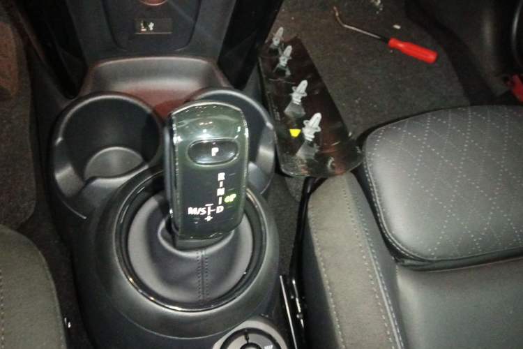 Used  MINI 2021 1.5T COOPER Artist Five-Door Edition
