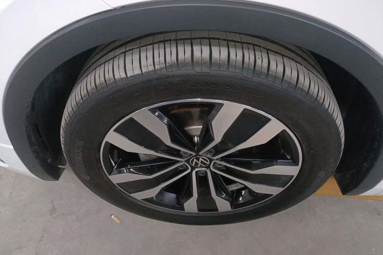 Used Volkswagen Tiguan L 2024 330TSI Automatic Two-Wheel Drive R-Line Enhanced Edition