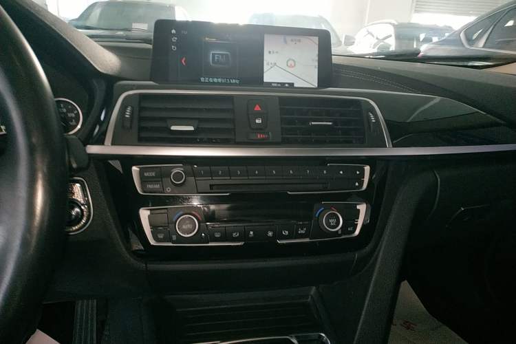 Used BMW 3 Series 2019 320Li Fashion Model
