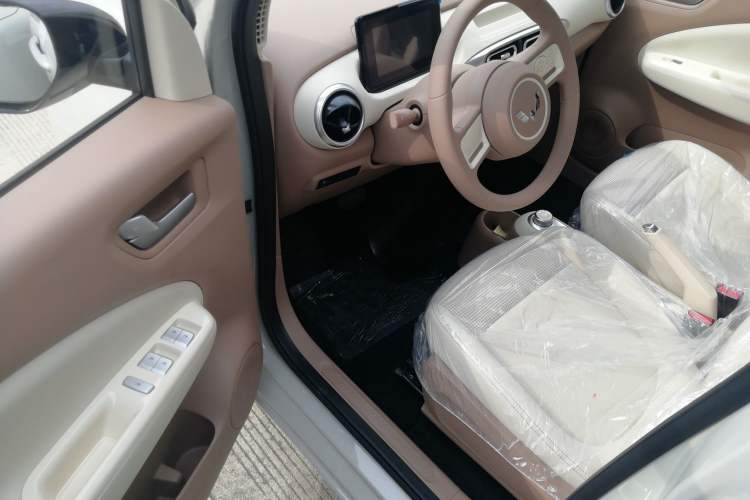 Used Wuling Hongguang MINIEV 2025 Four-Door Version Advanced Edition
