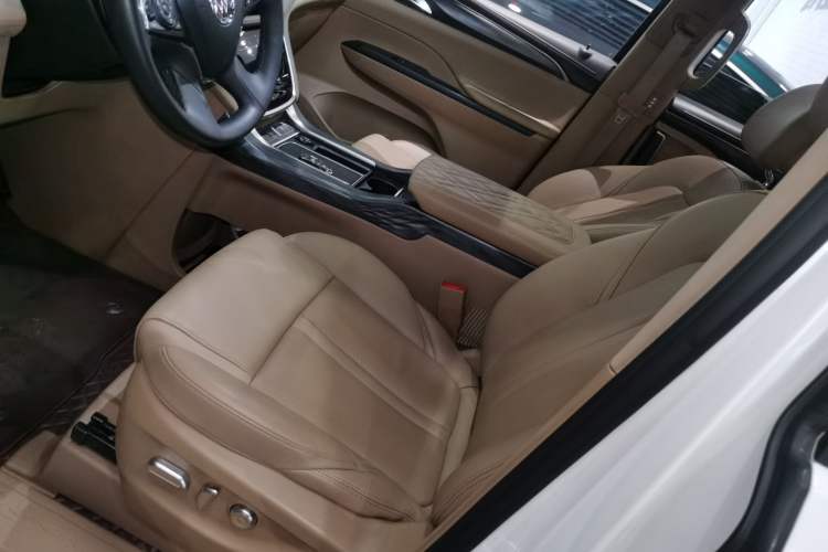 Used Buick GL8 2021 ES Landtrek 653T Luxury Model
