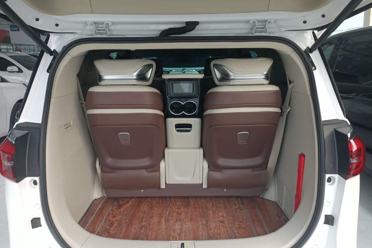 Used Buick GL8 2022 ES Landtrek 653T Comfort Edition
