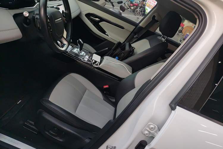 Used Land Rover Range Rover Evoque 2020 249 PS R-DYNAMIC SE Sport Technology Edition