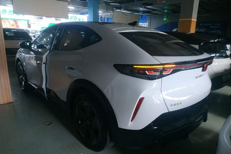 Used Volkswagen ID.UNYX 2024 Pro Long-Range Version
