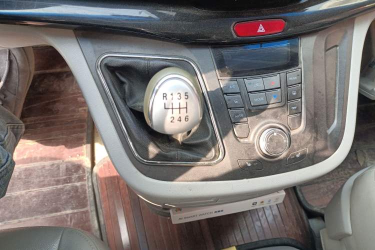 Used  Refine M5 2013 2.0T Gasoline Manual Business Edition
