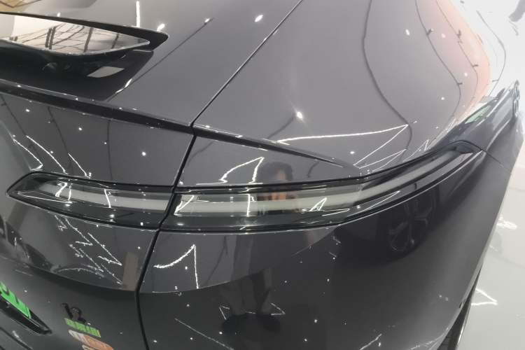 Used  12 2024 700 Three-Laser Rear-Wheel Drive Luxury Edition
