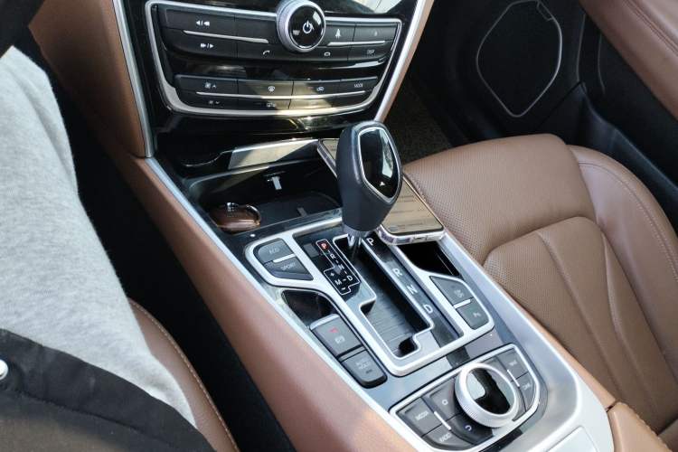 Used Geely Auto Emgrand GT 2017 2.4L Luxury Model
