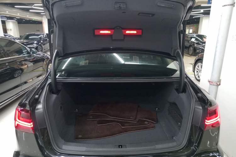 Used Audi A6L 2018 30th Anniversary Edition 35 TFSI Fashion Model
