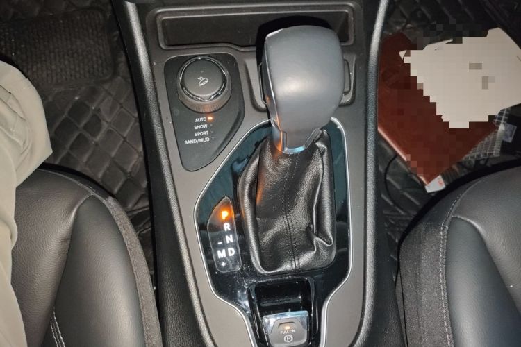 Used Jeep Cherokee 2019 2.0T Four-Wheel Drive Explorer Edition China VI Emission Standard
