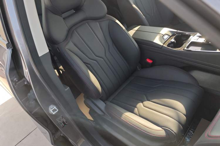 Used JETOUR Dashing 2025 1.5T DCT Luxury Edition
