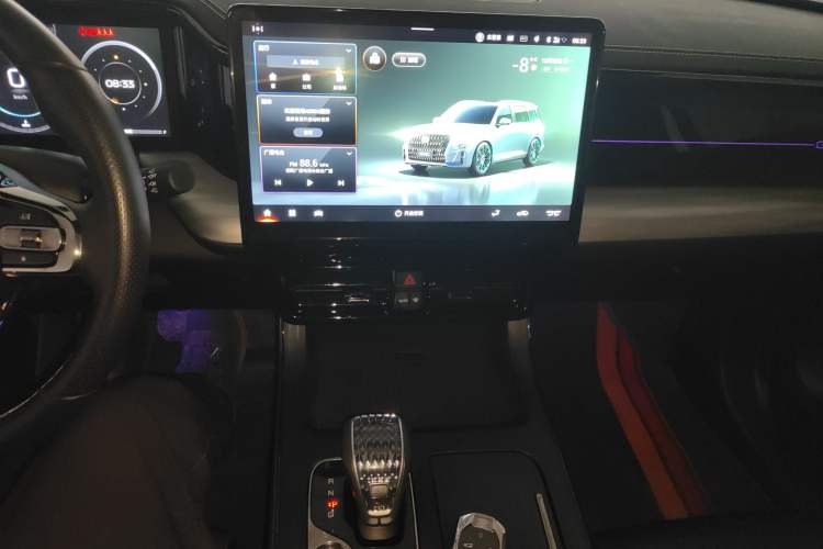 Used GAC Trumpchi GS8 2022 Dual-Engine Series 2.0TM Two-Wheel Drive Prestige Edition (7 Seats)
