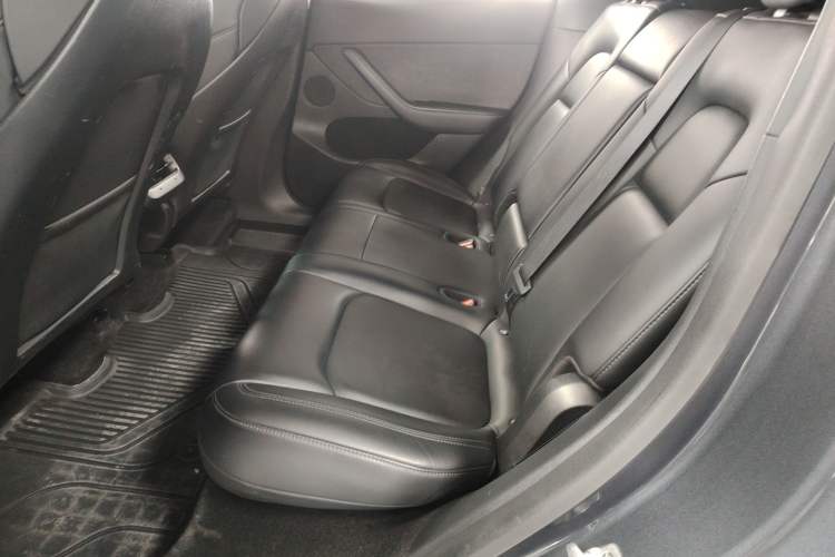 Used Tesla Model Y 2022 Long-Range All-Wheel-Drive Version