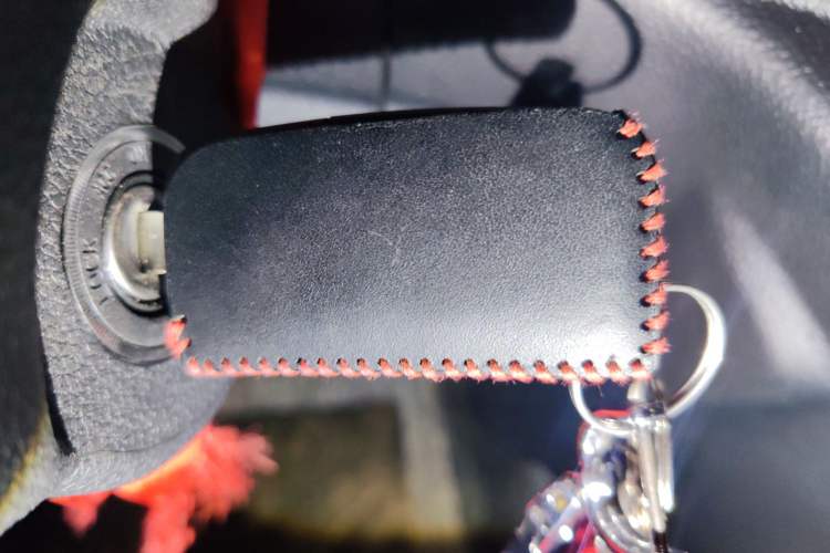 Used Foton Toano 2024 Tuyano Pro Multi-Function 2.0T Manual Rear-Drive Long Wheelbase Mid-Roof Design Single Rear Tire—Available in 5/6/7/9-Seater Configurations