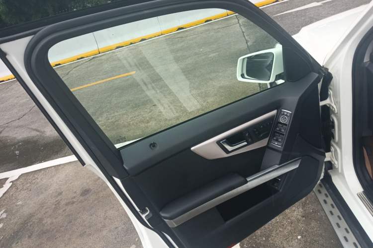 Used Mercedes-Benz GLK-Class 2013 GLK 300 4MATIC Dynamic Sunroof Model
