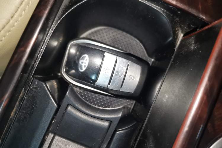 Used Toyota Camry 2015 2.0G Premier Edition