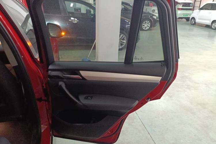 Used BMW X3 2016 sDrive20i
