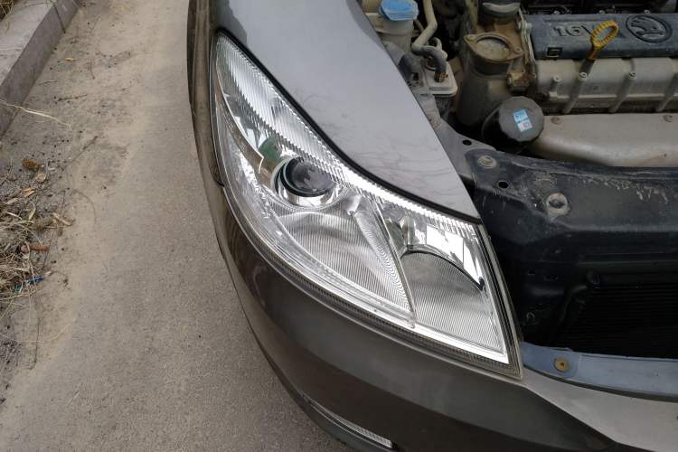 Used Skoda Octavia 2015 Classic Model 1.6L Manual Eado Version