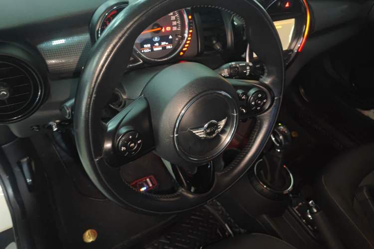 Used  MINI 2014 1.5T COOPER Fun
