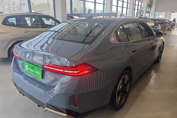 Used BMW i5 2024 eDrive 35L M Sport Package
