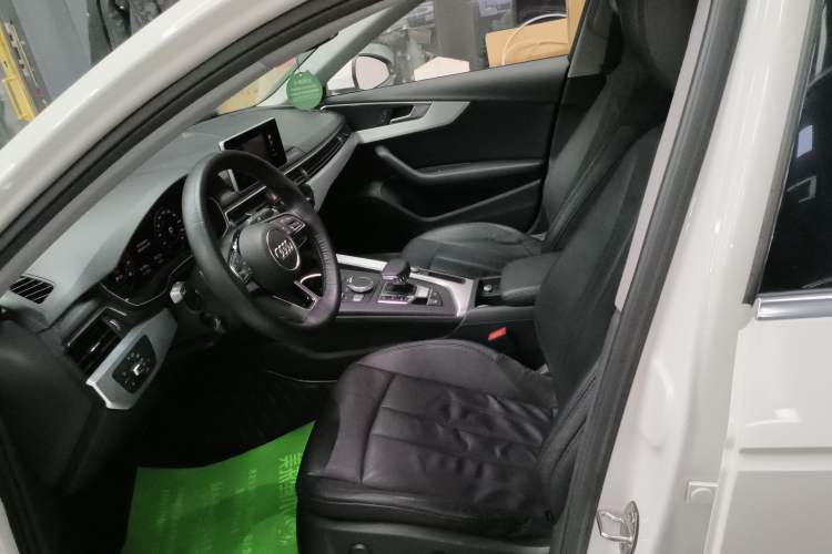 Used Audi A4L 2019 40 TFSI Fashion Edition China VI Emission Standard
