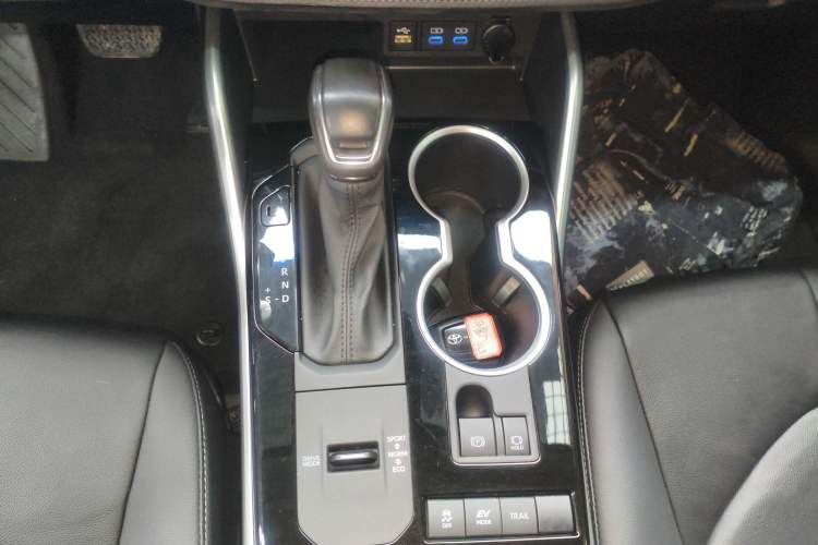 Used Toyota Highlander 2022 Dual-Engine 2.5L Four-Wheel Drive Prestige Version 7 Seats