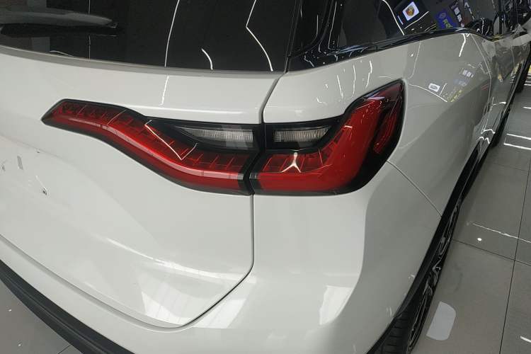 Used Nio ES8 2018 355 km Base Version 7-Seater Edition