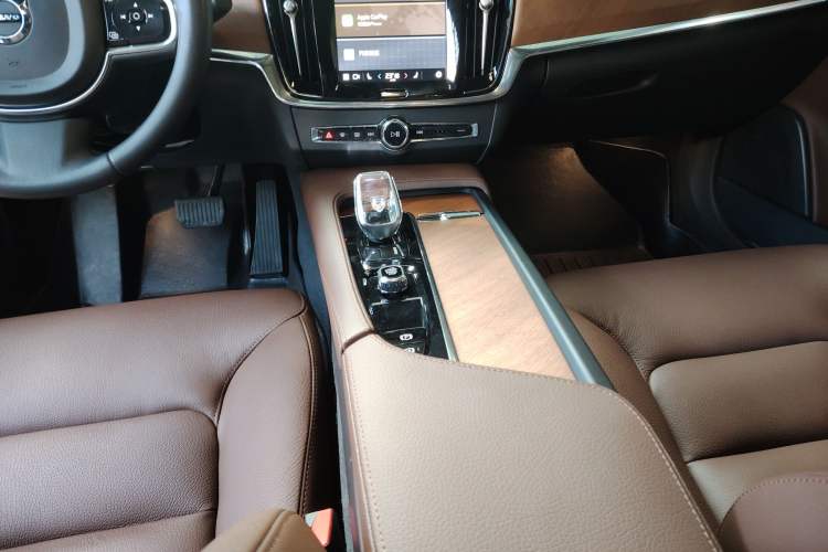 Used Volvo S90 2022 B5 Zhiyi Luxury Edition
