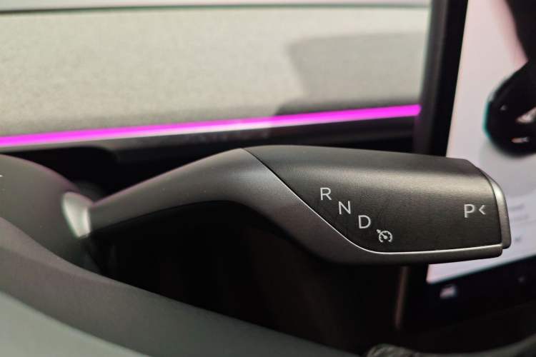 Used Tesla Model Y 2023 Rear-Wheel-Drive Version
