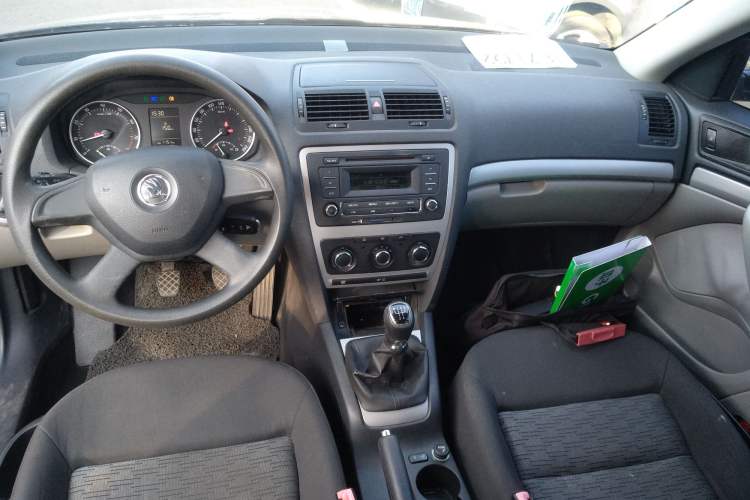 Used Skoda Octavia 2014 1.6L Manual Yijie Edition