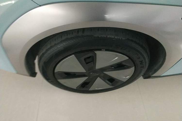 Used AION Y 2023 Younger