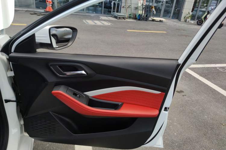 Used MG 5 2022 180 DVVT CVT Youth Luxury Edition
