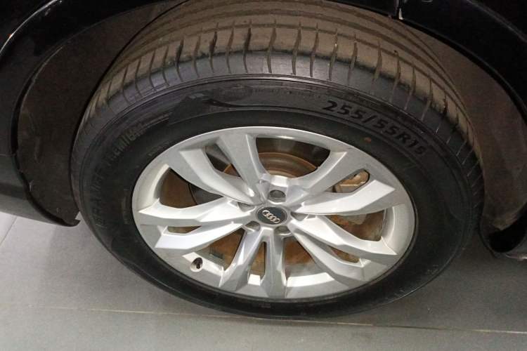 Used Audi Q7 2018 40 TFSI Comfort Model
