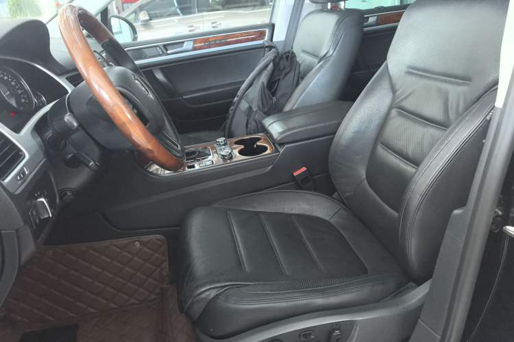 Used Volkswagen Touareg 2011 3.0 TSI High-End Version