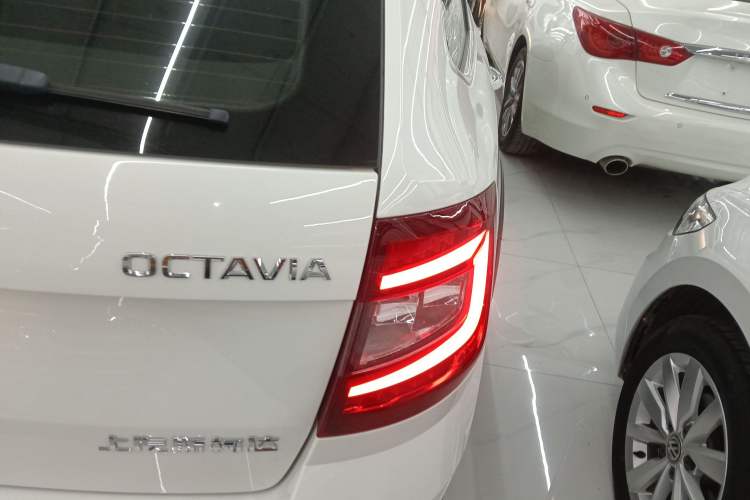 Used Skoda Octavia 2018 Station Wagon TSI230 DSG Luxury Edition