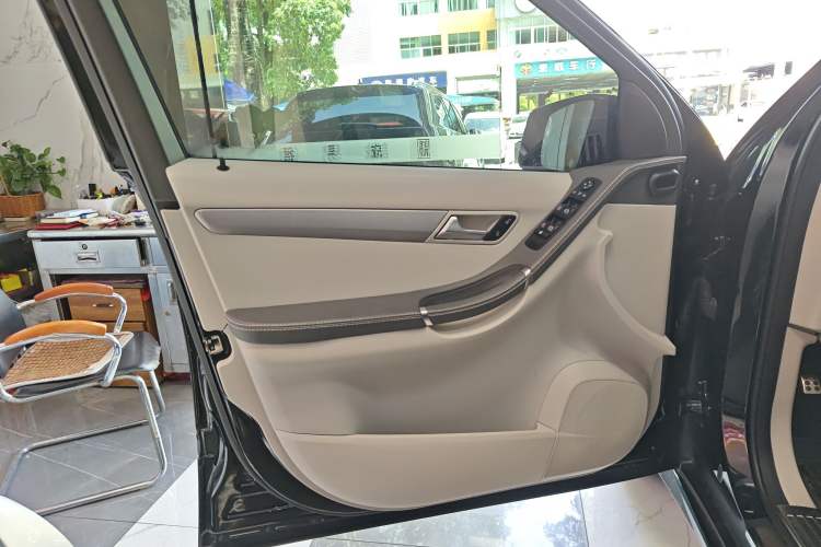 Used Mercedes-Benz R-Class 2014 R 320 4MATIC Business Model