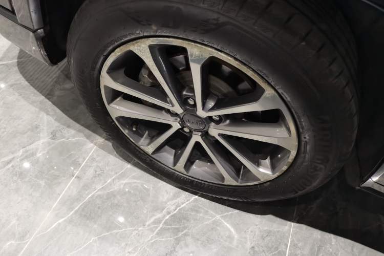 Used  Grand Commander 2018 2.0T Four-Wheel Drive Smart Enjoyment Version China V Emission Standard
