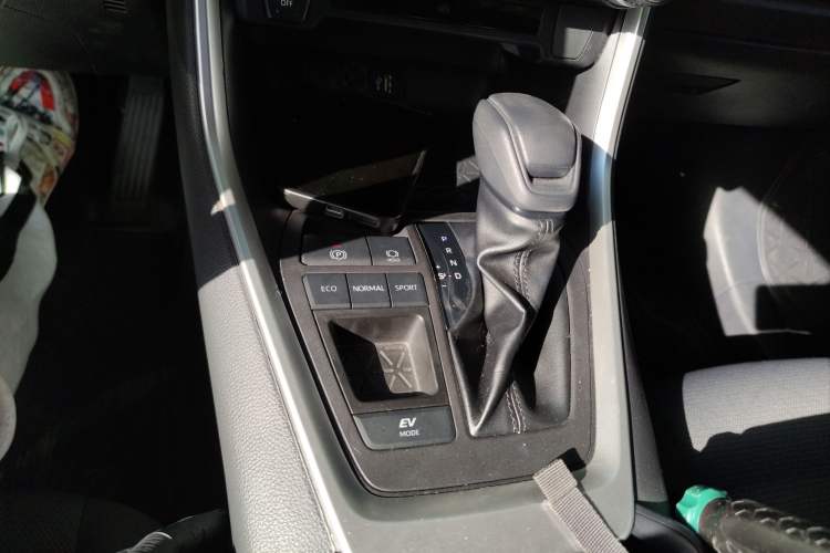 Used Toyota RAV4 2023 Dual-Motor 2.5L E-CVT Two-Wheel Drive Elite Edition
