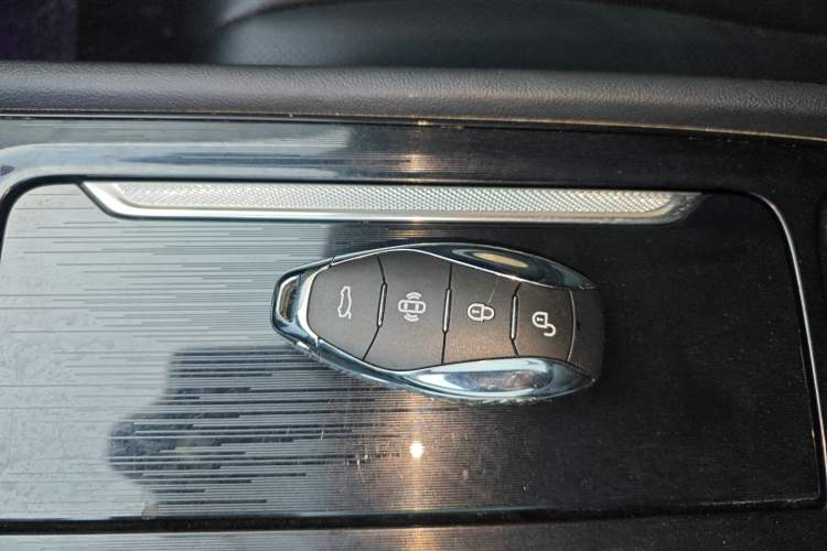 Used Hongqi H5 2023 2.0T Automatic Smart Connect Flagship Edition

