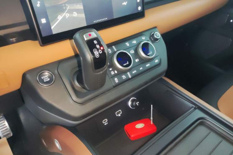 Used Land Rover Defender 2023 110 3.0T P400 X
