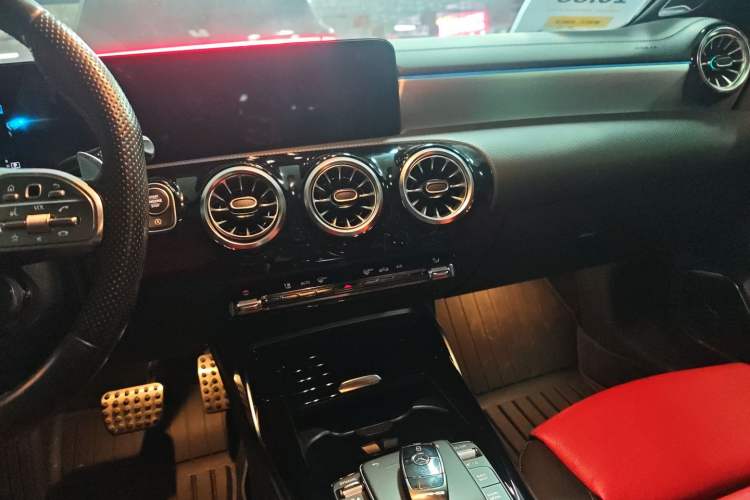 Used Mercedes-Benz A AMG 2020 Facelifted AMG A 35 4MATIC
