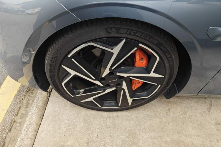 Used Lynk & Co Z10 2025 95 kWh 702 km All-Wheel Drive Intelligent Driving Ultra
