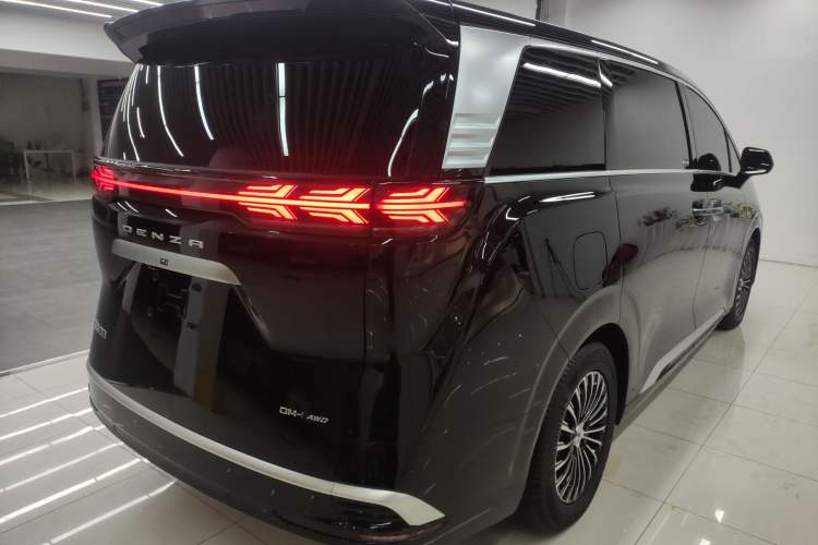 Used Denza D9 2024 DM-i 980 Four-Wheel Drive Prestige Model
