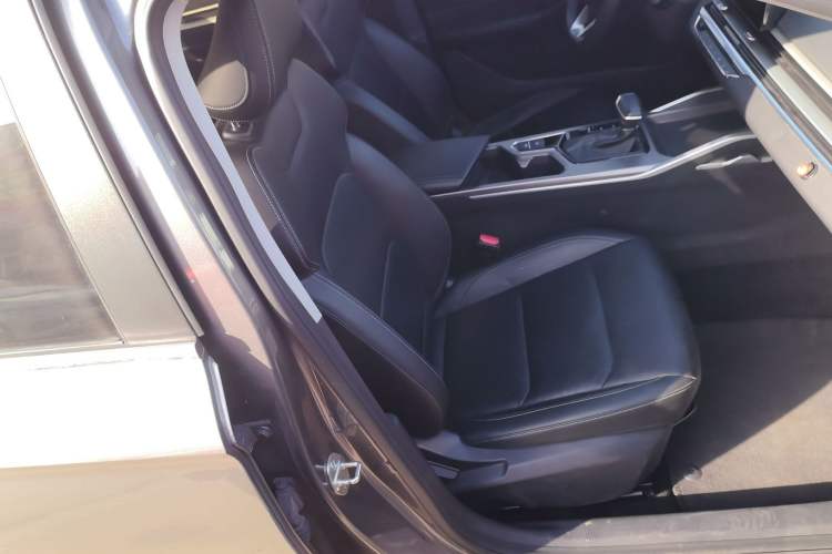 Used Geely Auto Emgrand 2022 4th Generation 1.5L CVT Luxury Model