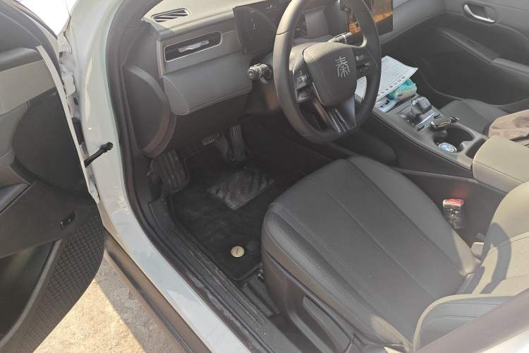 Used BYD Qin PLUS 2025 DM-i Smart Drive 55KM Leading Model
